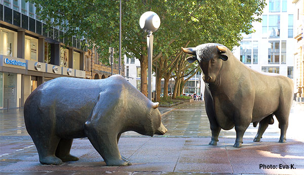 Bull and Bear market statue Frankfurt